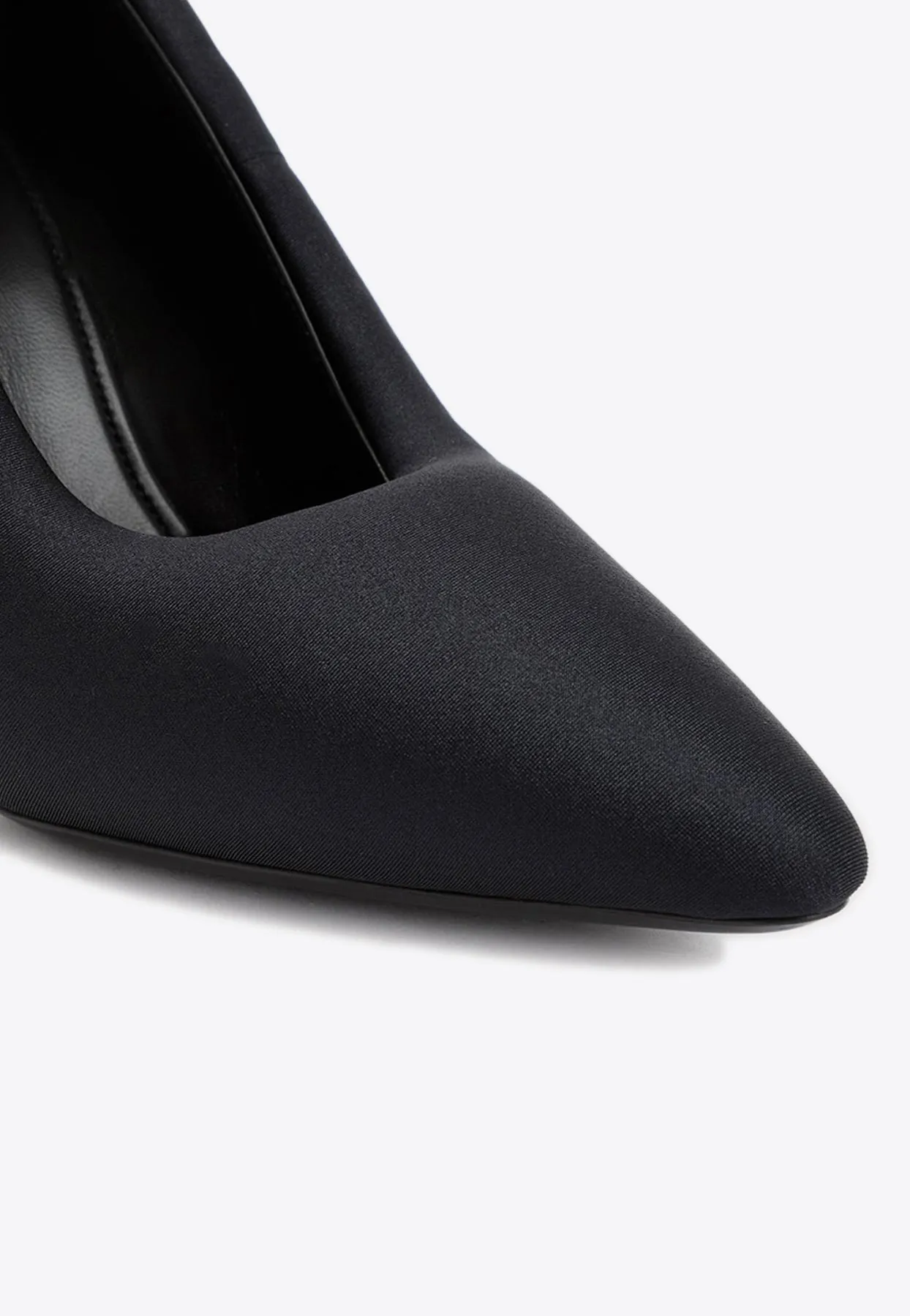 110 XL Exaggerated Pumps