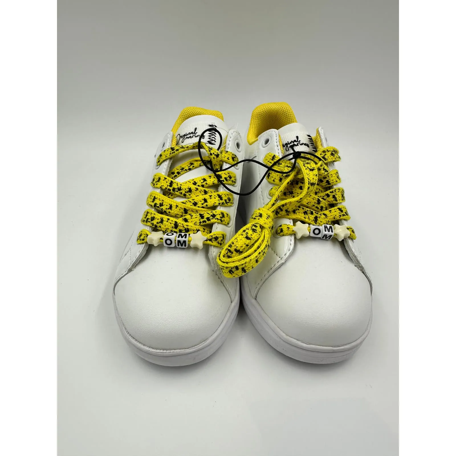 Big Kid Size 1, White Fashion Sneaker with Yellow trim and Yellow & Black Laces