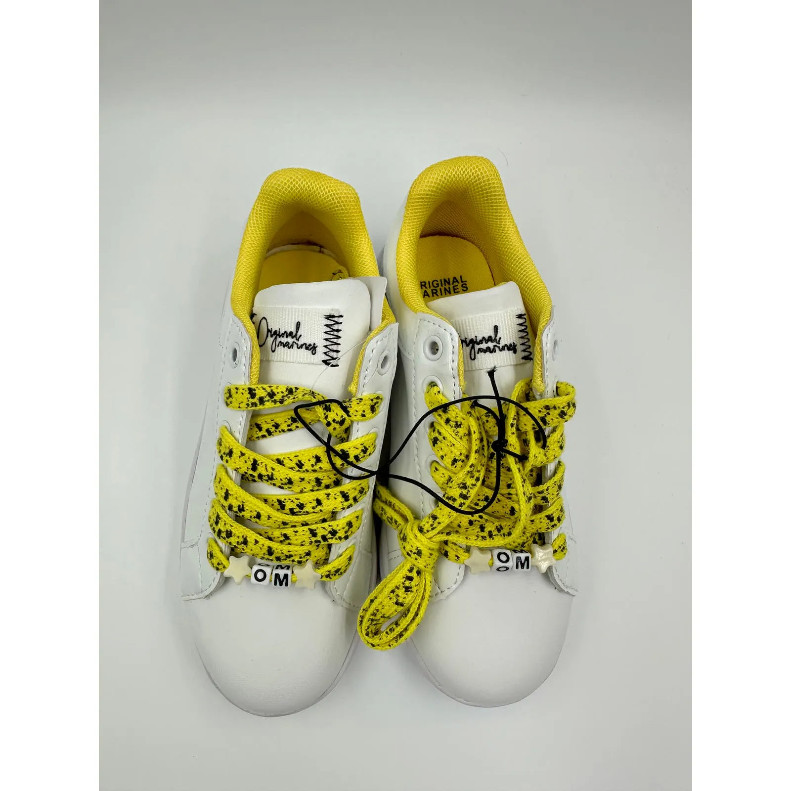 Big Kid Size 1, White Fashion Sneaker with Yellow trim and Yellow & Black Laces