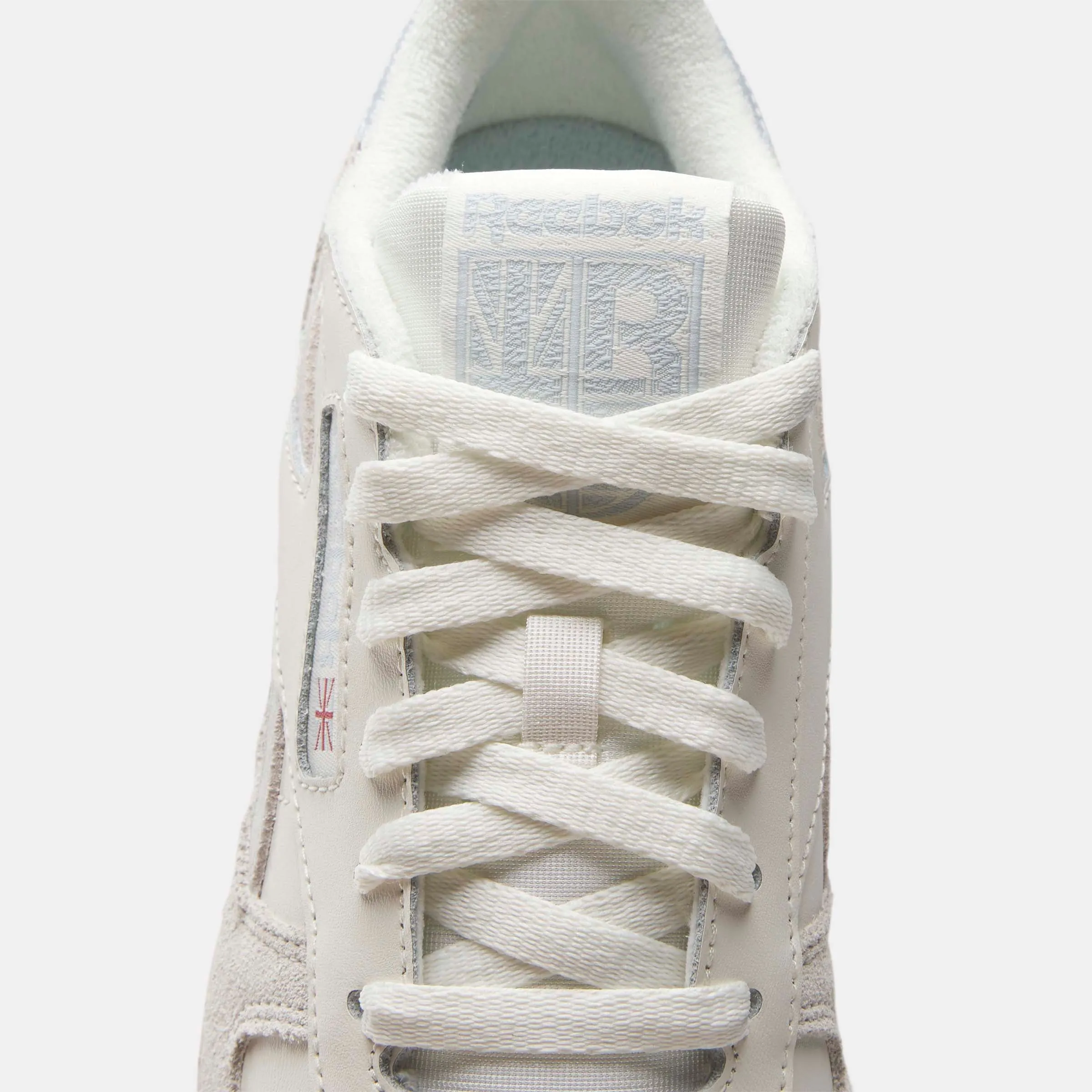 Classic Leather Women's Shoes Chalk/Vintagechalk/Feelgoodblu