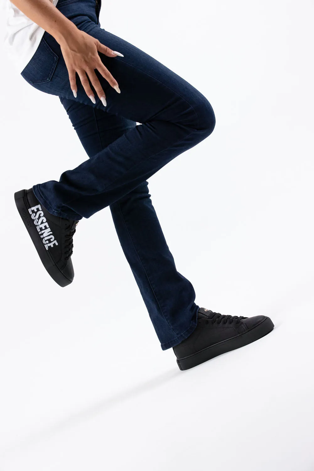 Essence Name Black