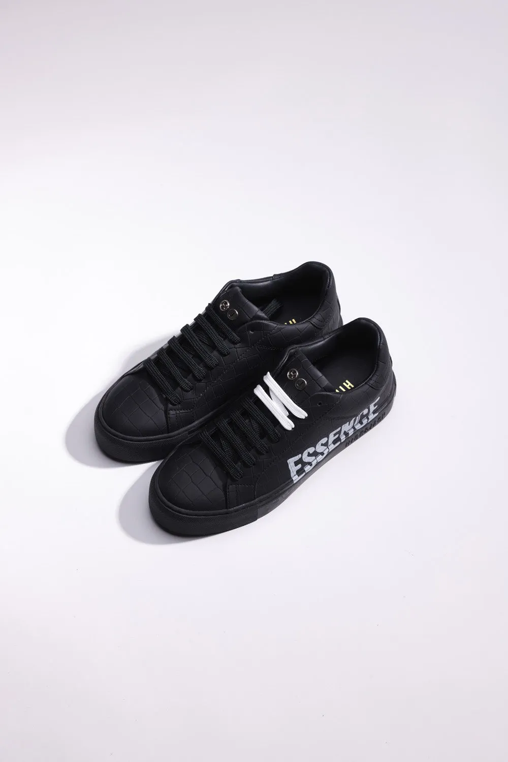 Essence Name Black