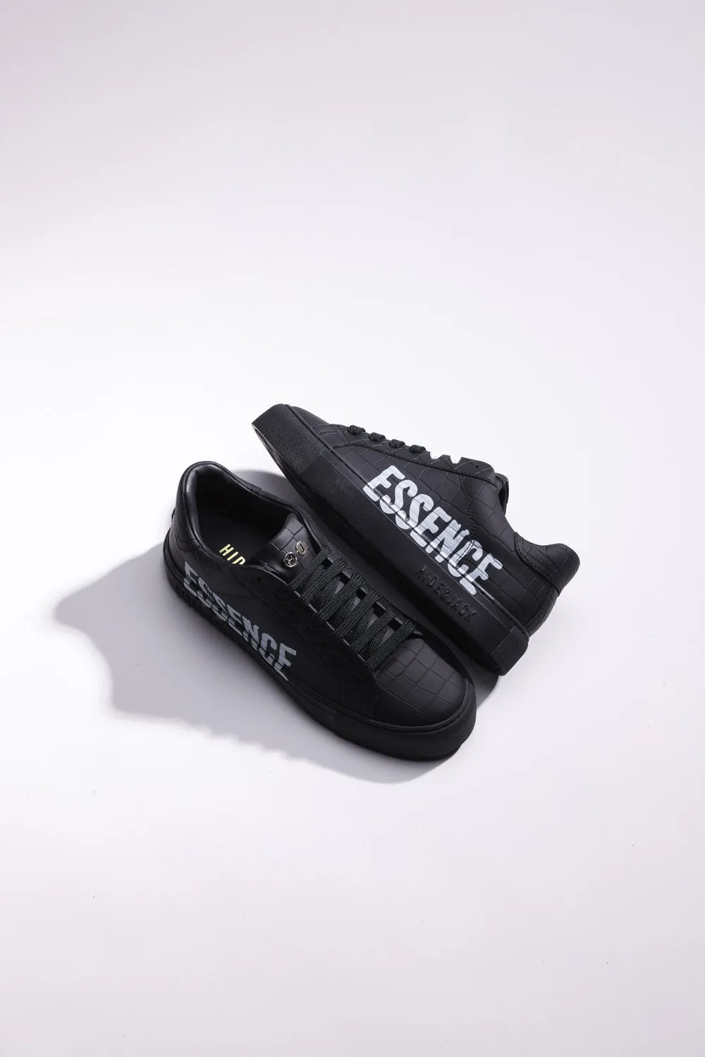 Essence Name Black