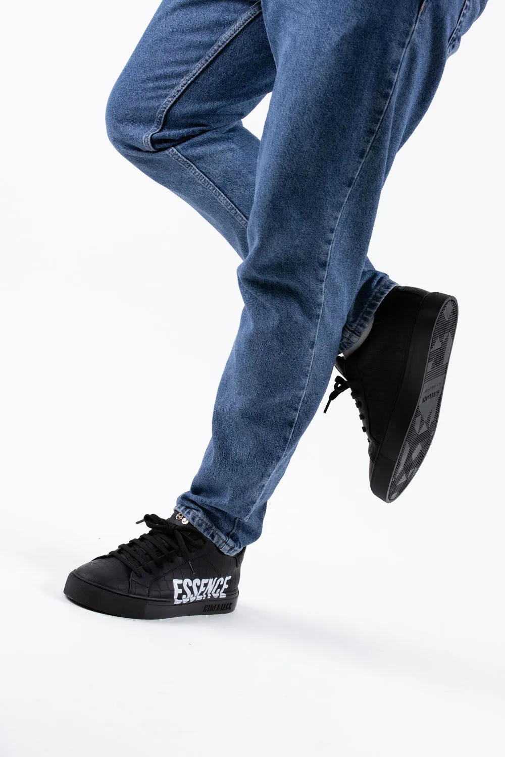 Essence Name Black