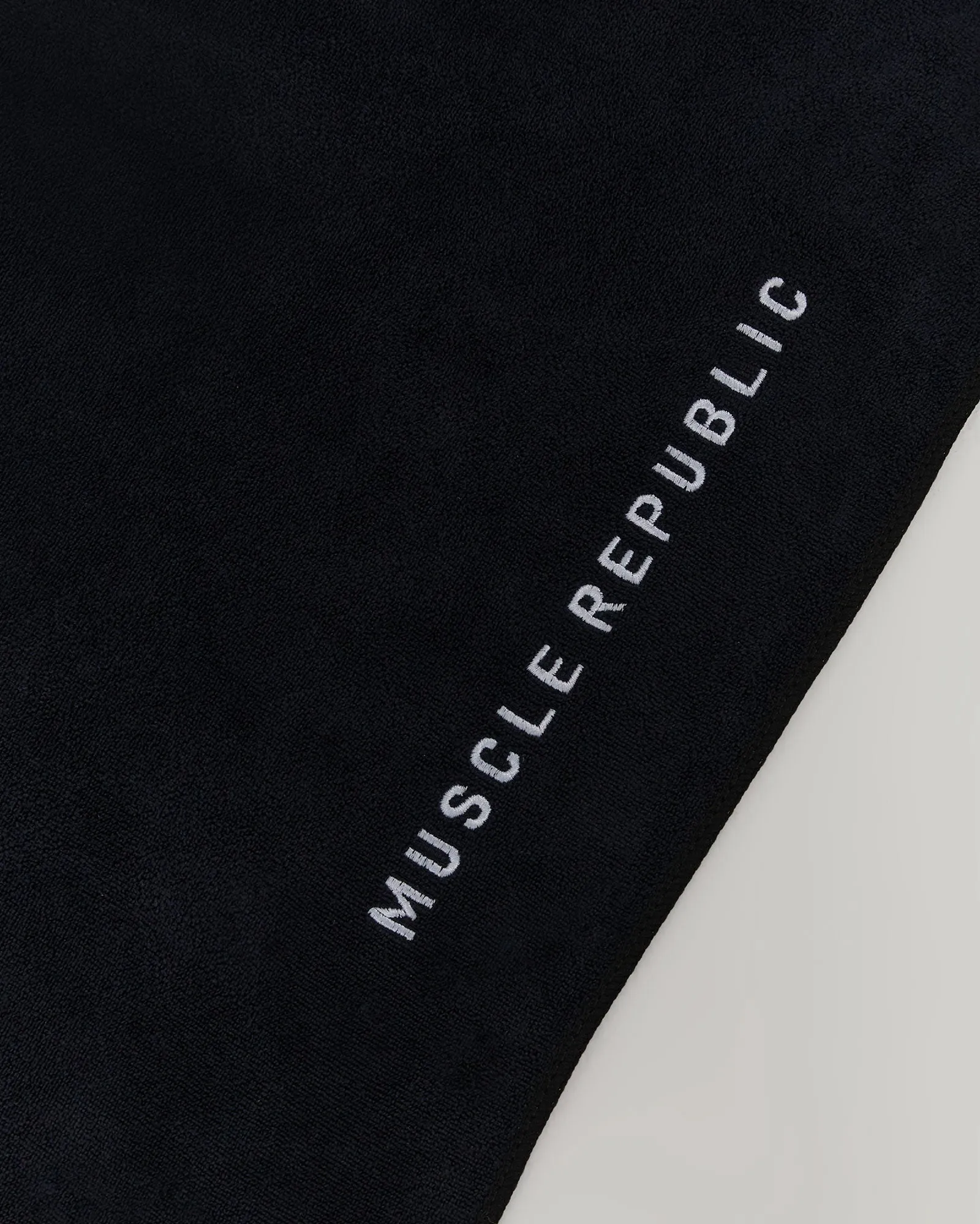 GYM TOWEL - BLACK