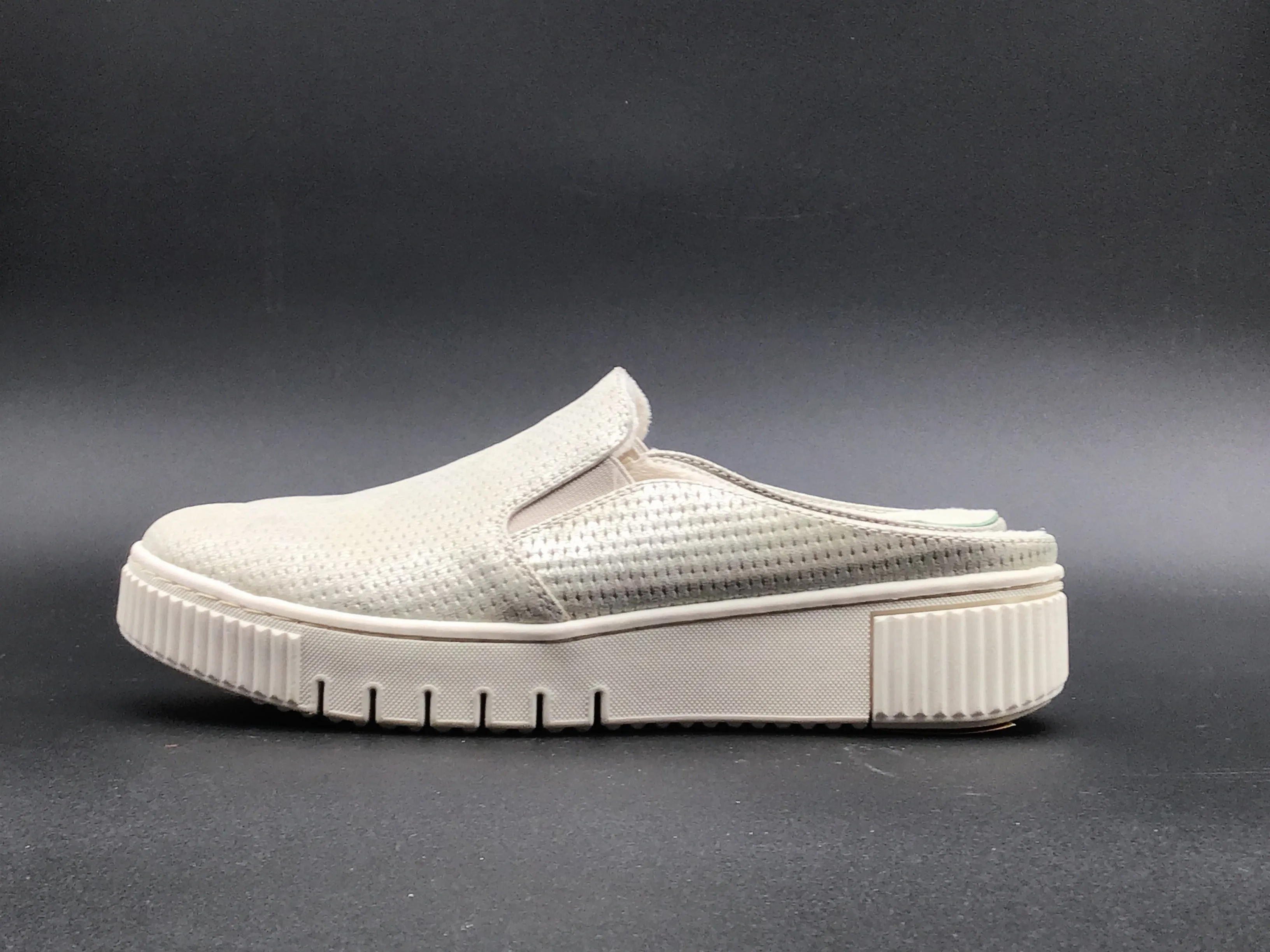 Ivory Shoes Flats Naturalizer, Size 7.5