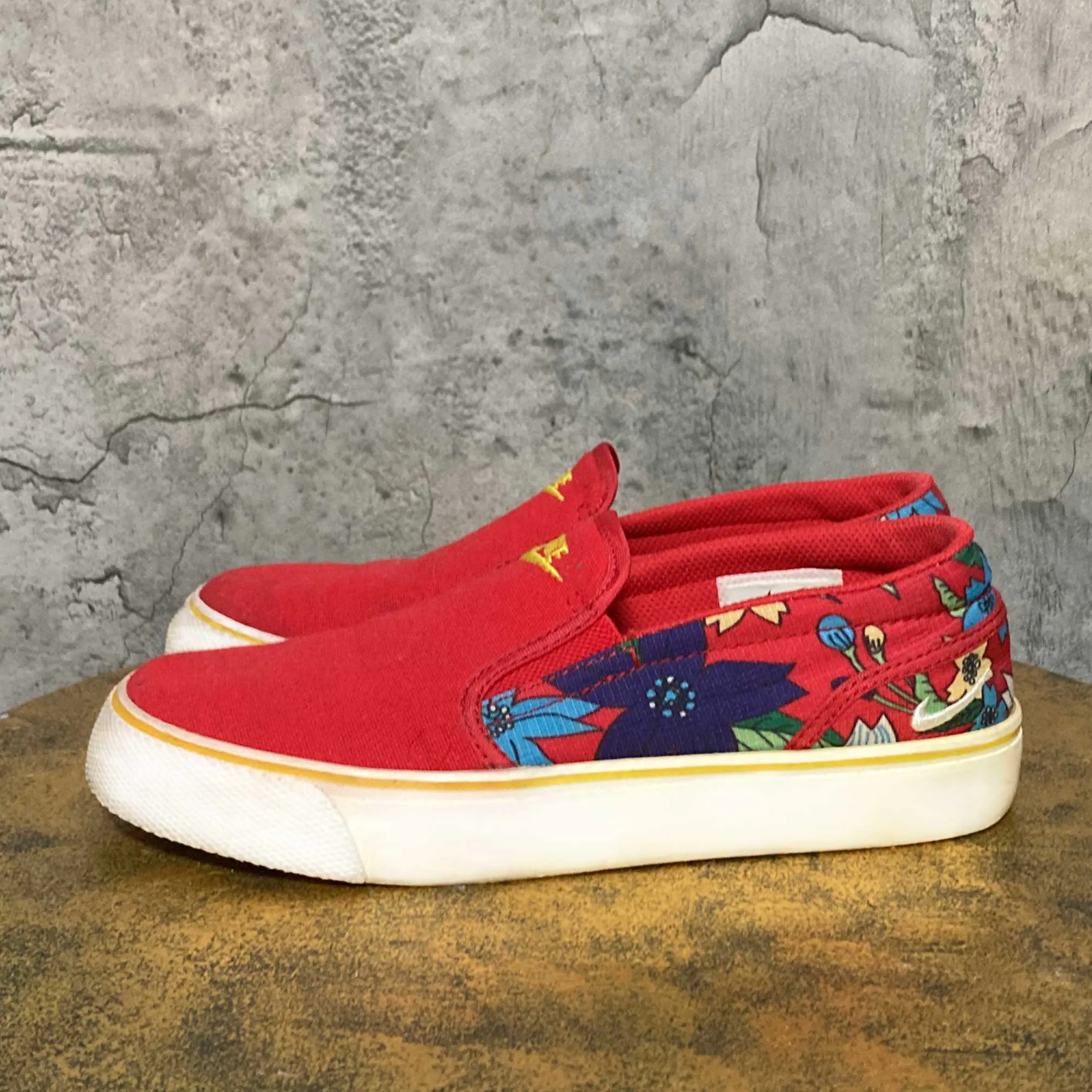 NIKE toki slip print wmns slip-on shoes red flower