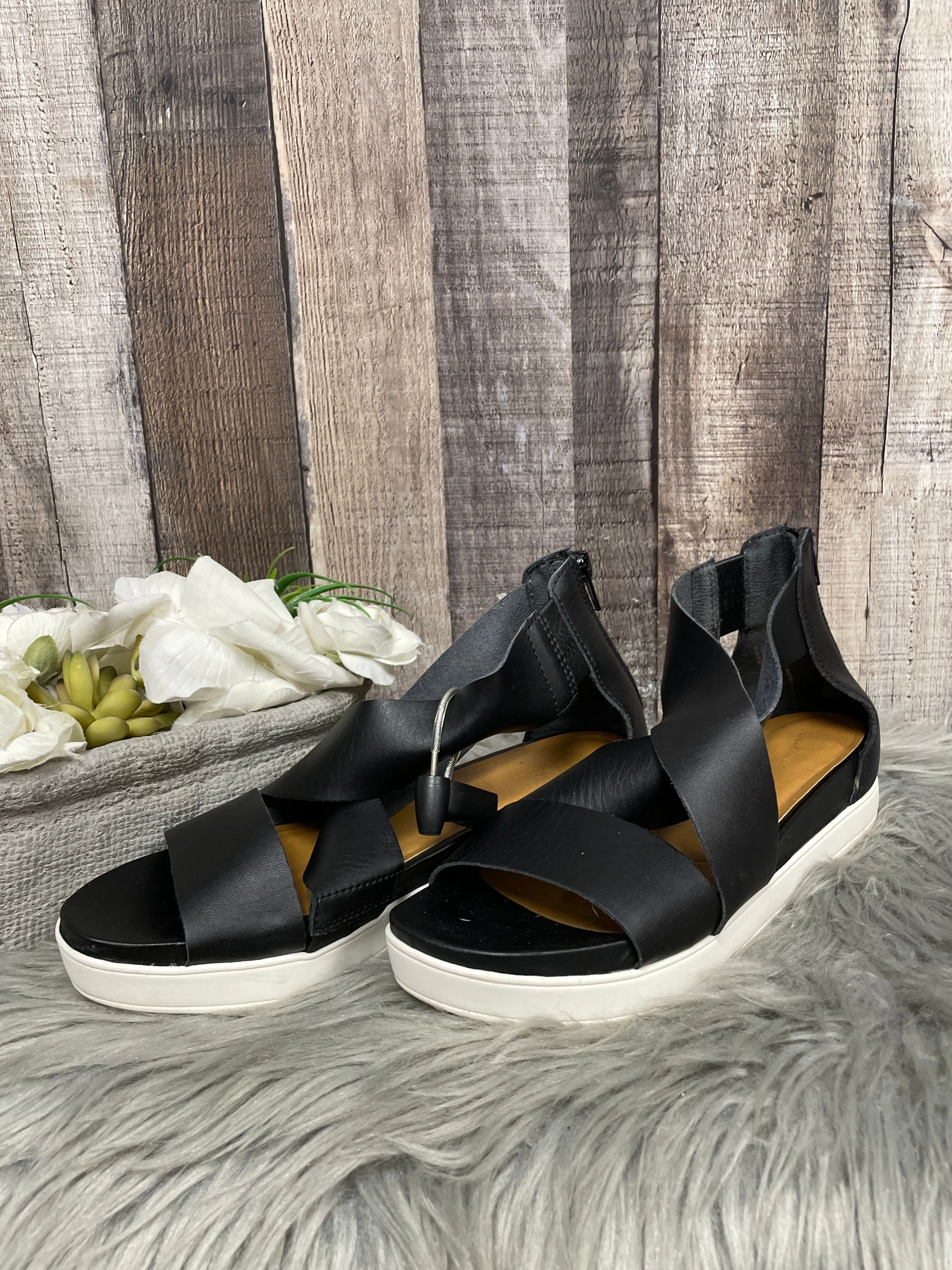 Sandals Flats By Universal Thread In Black, Size: 7.5